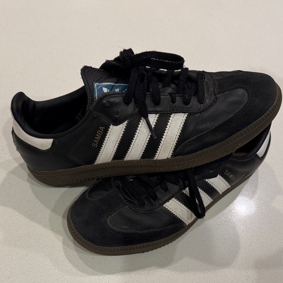 Adidas Samba Black and White Sneakers Men’s 7/Womens 8.5 - Picture 2 of 4